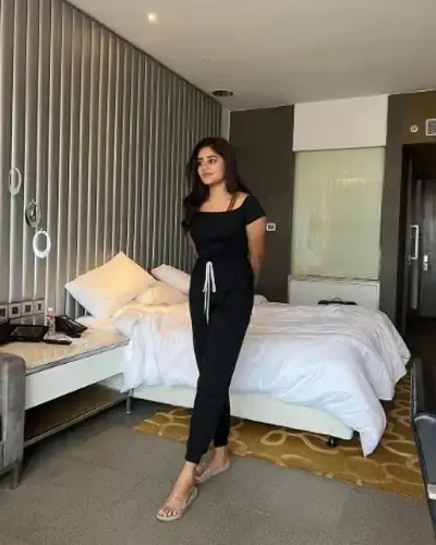 Call Girls Bansgaon Cash On Delivery